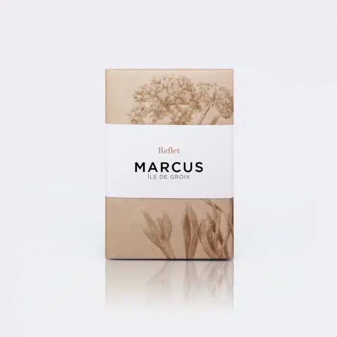 Packshot du savon Reflet de Marcus, savon 100% naturel, fabriqué artisanalement sur l'île de Groix, un soin doux et réparateur pour la peau.