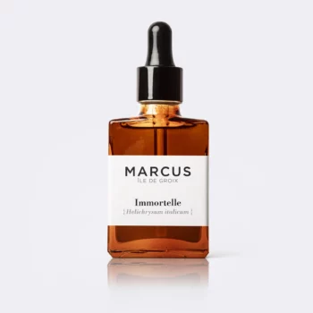 Packshot de l'huile de millepertuis Marcus, produit local 100% naturel de l'île de Groix, un soin apaisant et réparateur pour la peau, fabriqué artisanalement en Bretagne.